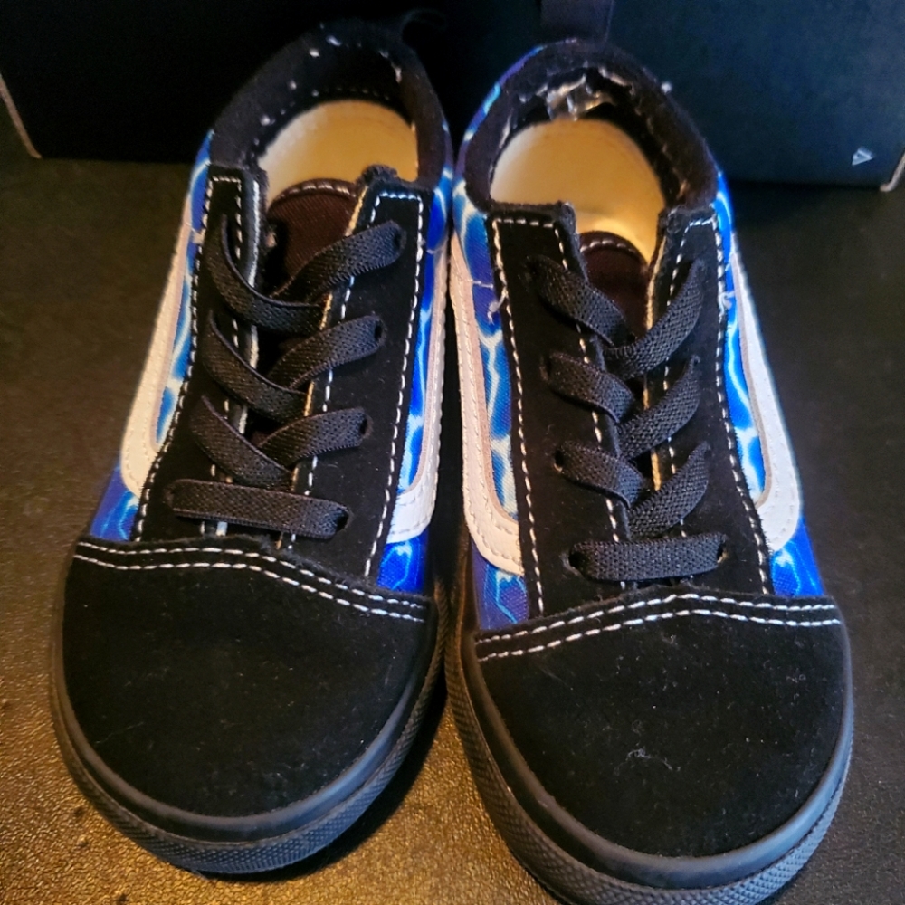 Van toddler shoes size 8